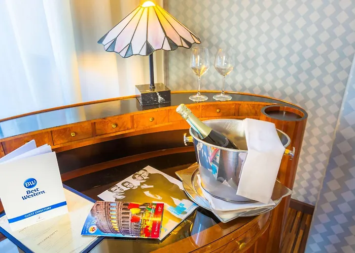 Western Artdeco Hotel 4*