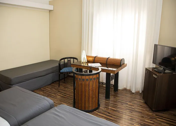 Western Artdeco 4* Rome