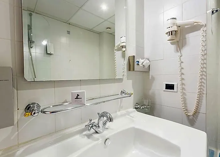 Hotel Western Artdeco 4*