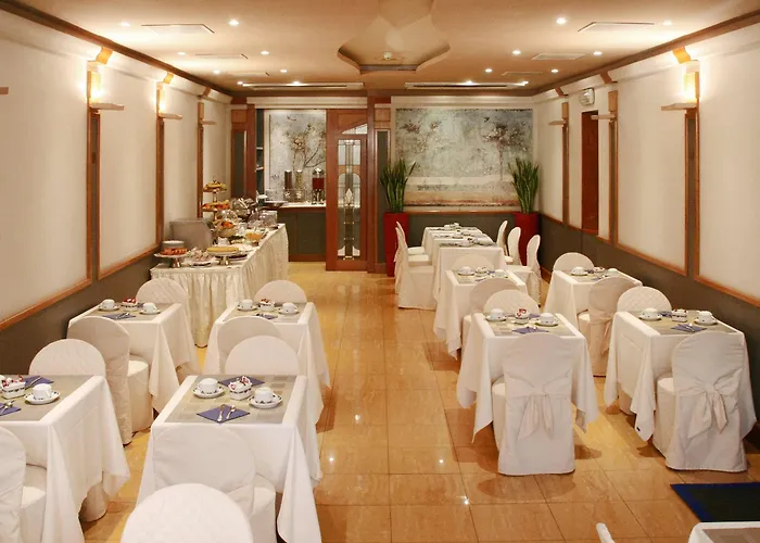 Western Artdeco Hotel 4*