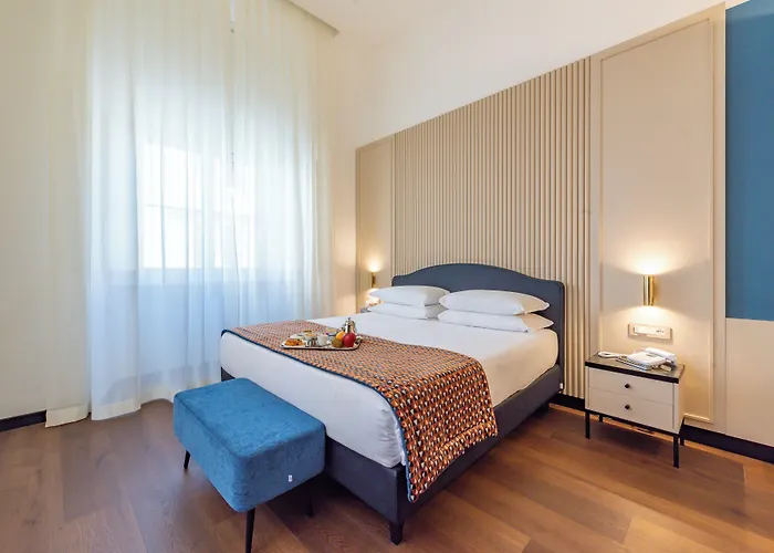 Western Artdeco Hotel 4*