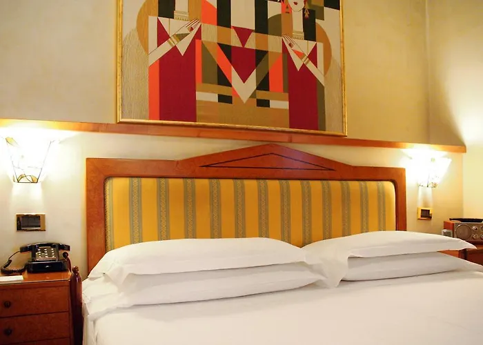 Western Artdeco Hotel 4*
